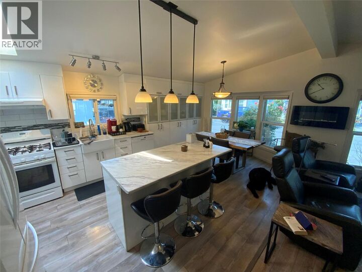 Property Photo:  999 Burnaby Avenue 45  BC V2A 1G7 