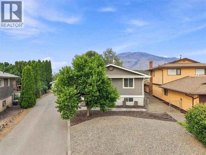 728 Driftwood Place — photo 1