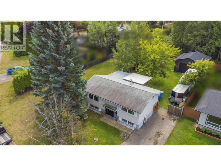 Property Photo: 2099 Macdonald Avenue BC V2L 4G5