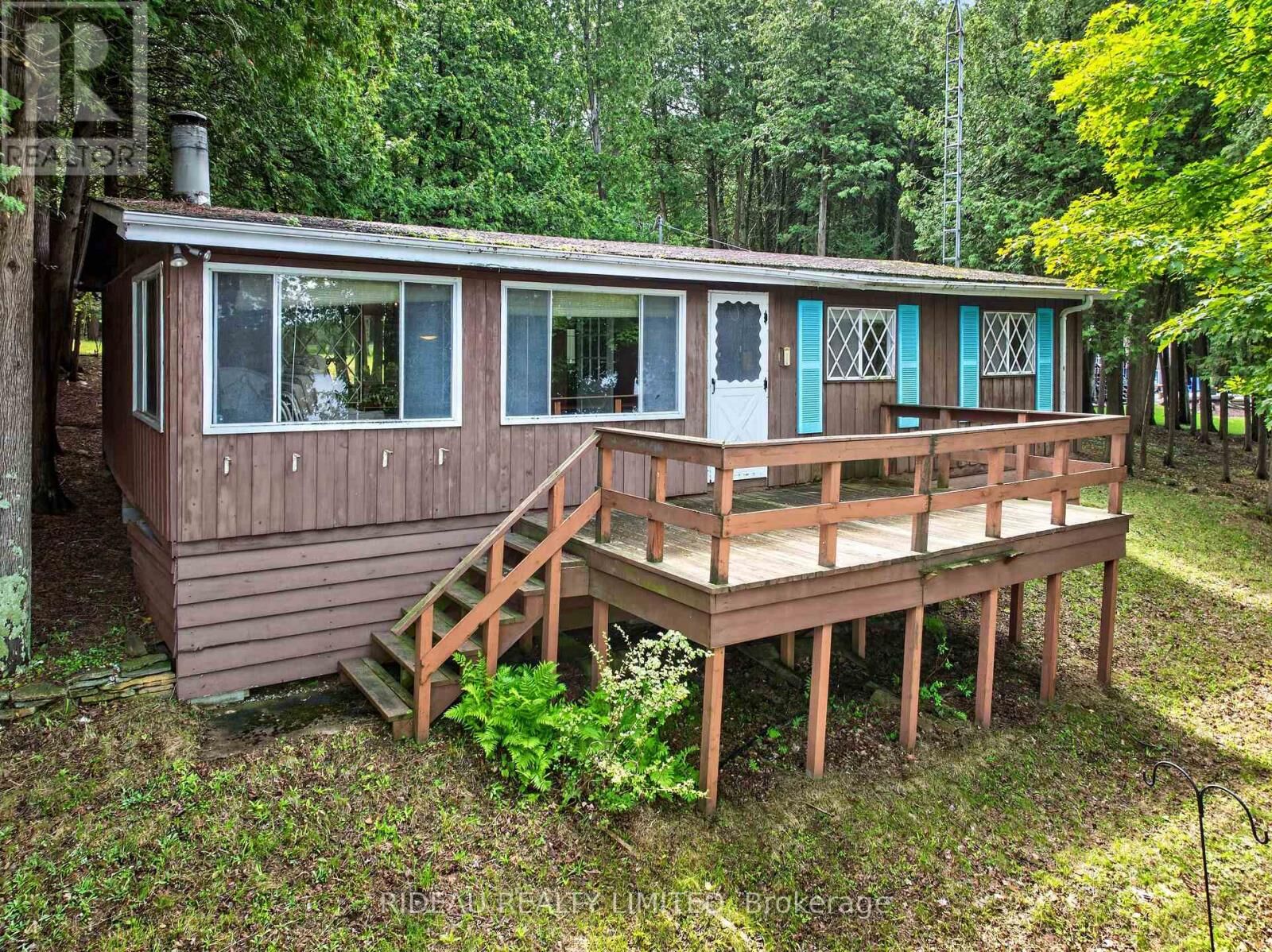 Property Photo: 279 Barklow Lane ON K7H 3C5
