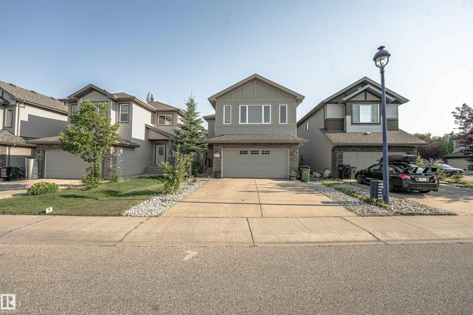Property Photo: 6727 20 Ave SW AB T6X 0T4