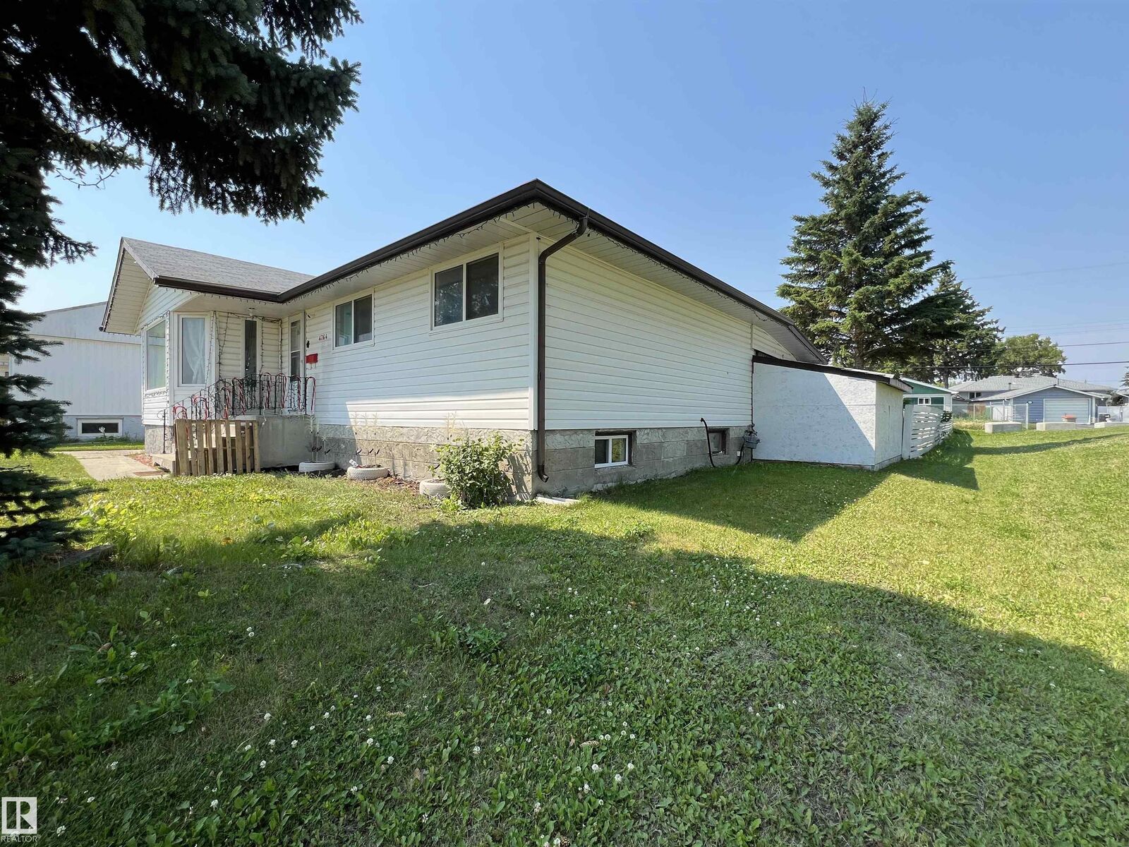 Property Photo:  4764 43 St.  AB T7A 1G1 