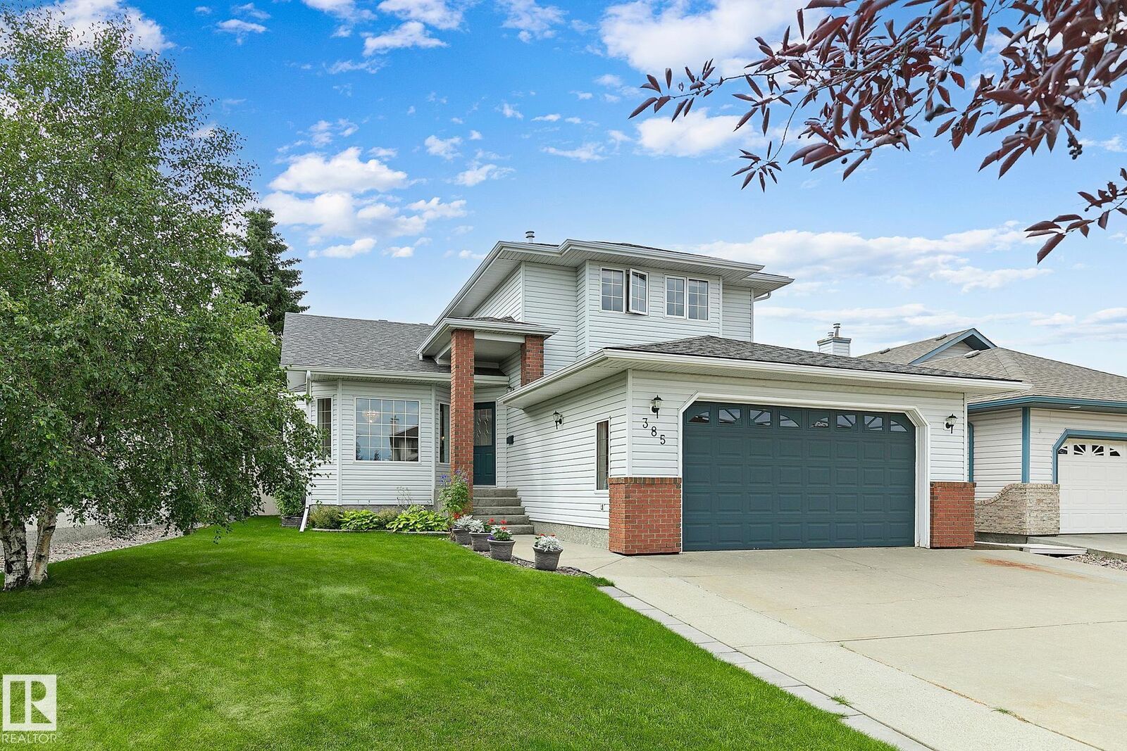 Property Photo: 385 Meadowview Terrace AB T8H 1X7