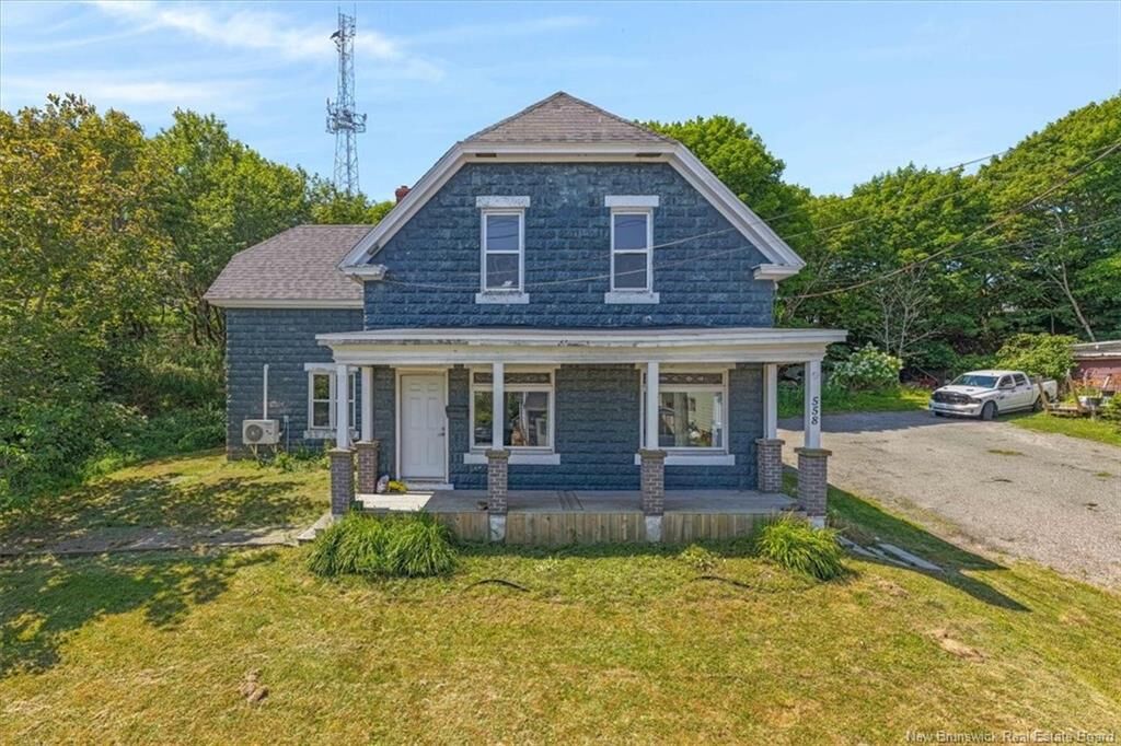 Property Photo:  558 Lancaster Avenue  NB E2M 2L7 