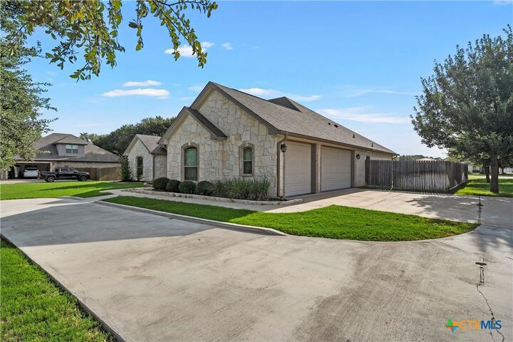 Property Photo:  17 Vista De Luna Lane  TX 76513 