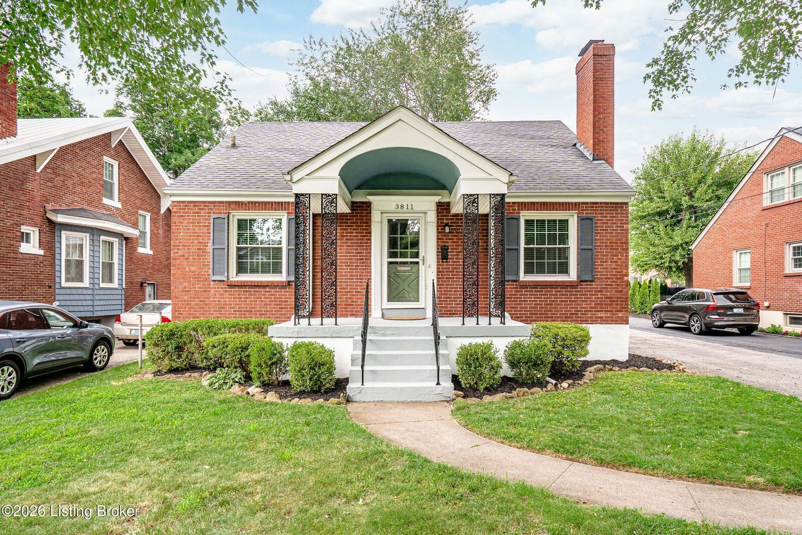 Property Photo: 3811 Grandview Ave KY 40207