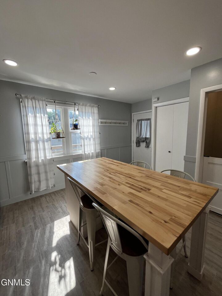 Property Photo:  511 14th Street N  ND 58501 