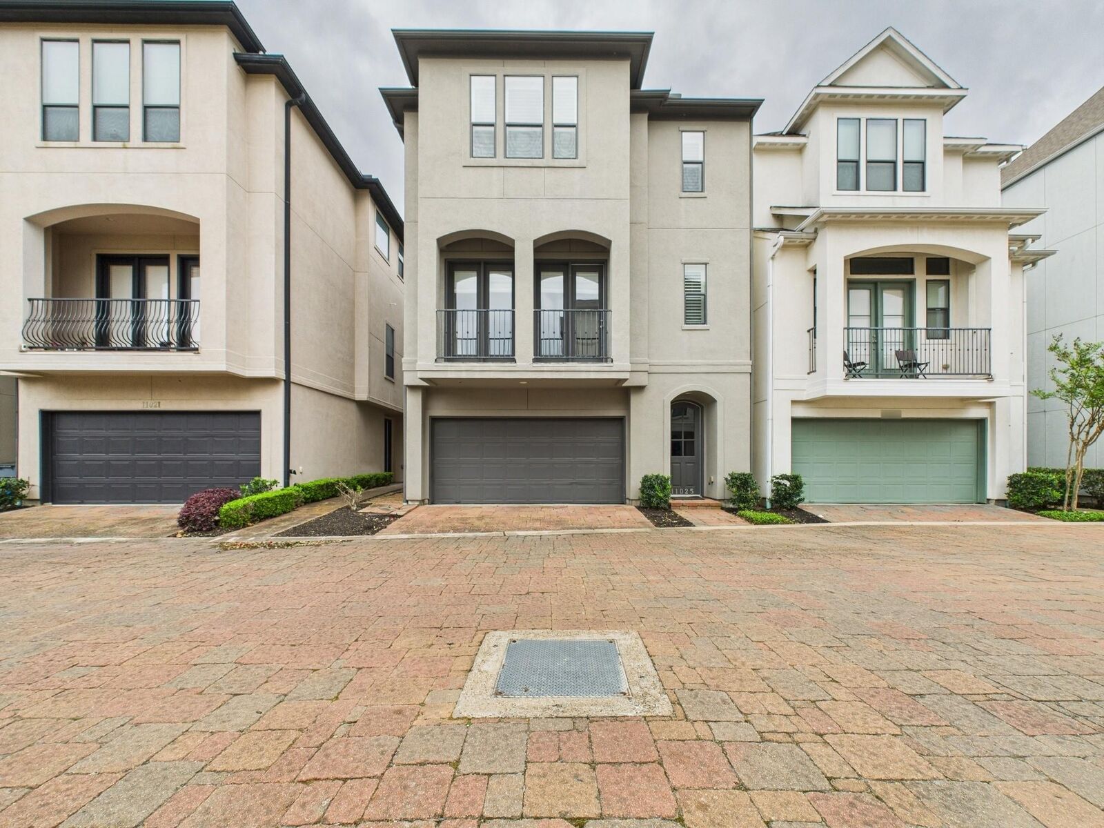 Property Photo:  11025 Sherwood Grove  TX 77043 