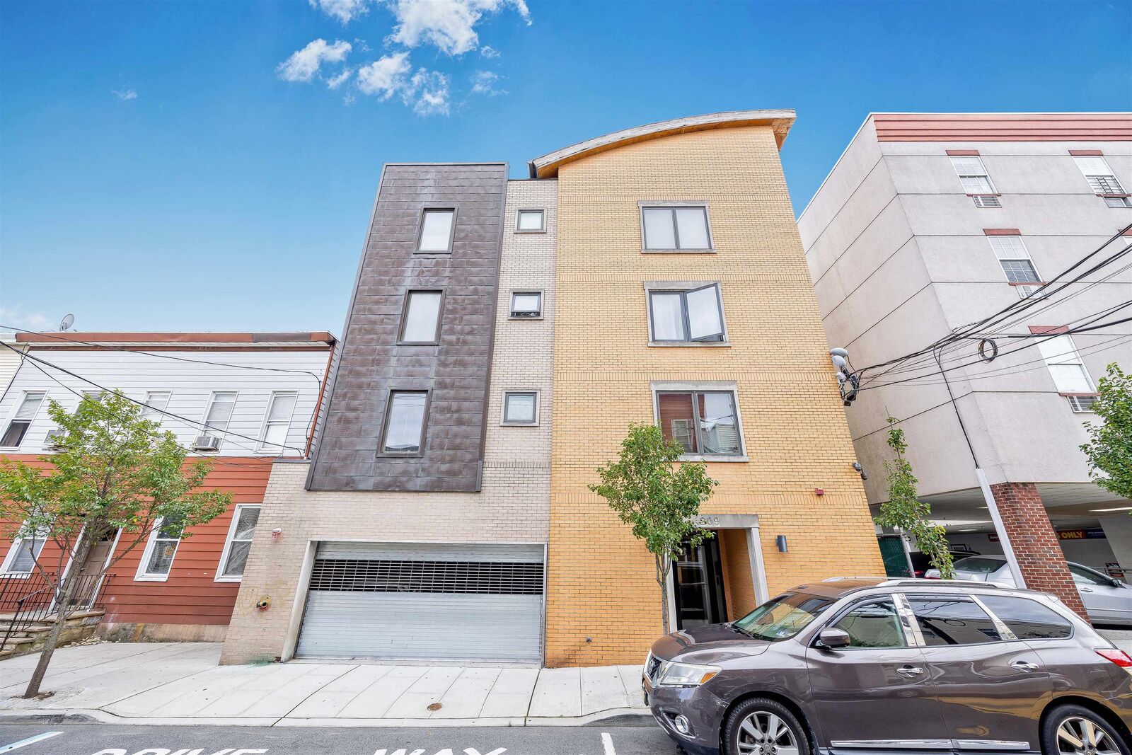 Property Photo:  209 40th St 2C  NJ 07087 
