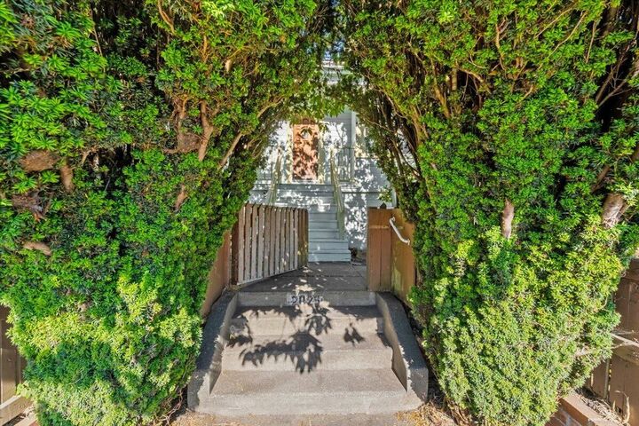 Property Photo:  2025 California Street  CA 95501 