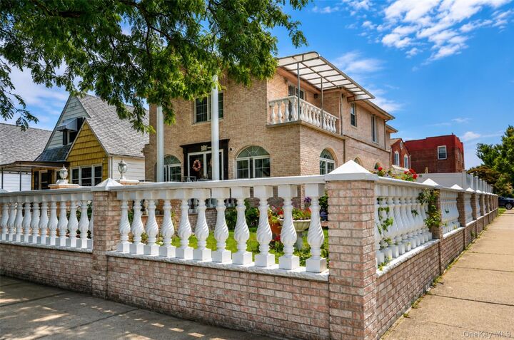 Property Photo:  265-04 79th Avenue  NY 11004 