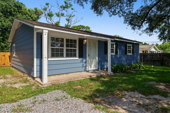 Property Photo:  117 Galloway Street  MS 39560 