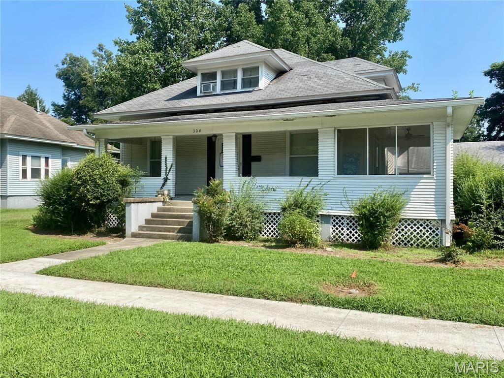 Property Photo: 304 Hunter St MO 63834