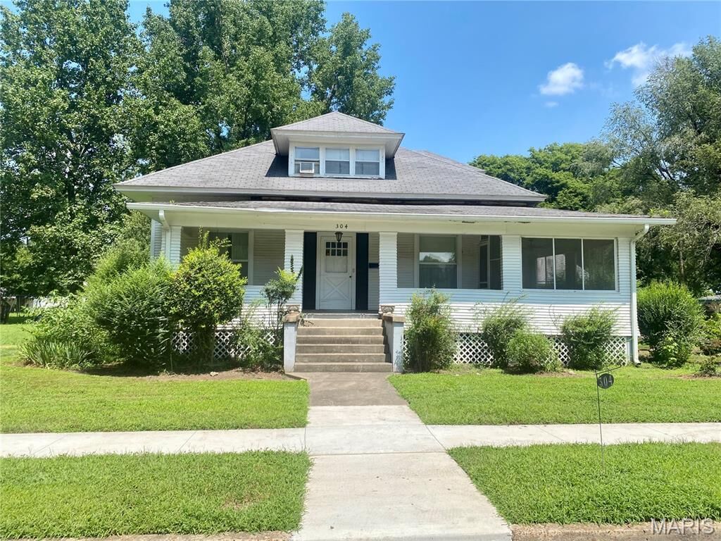 Property Photo: 304 Hunter St MO 63834