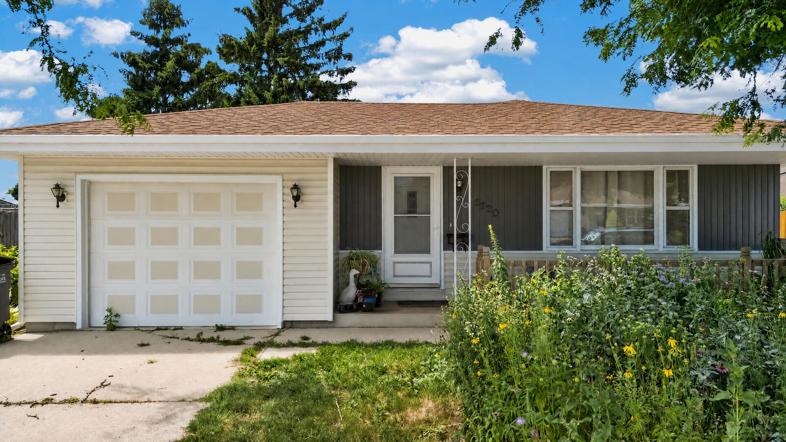 Property Photo: 2720 S 20th St WI 53081