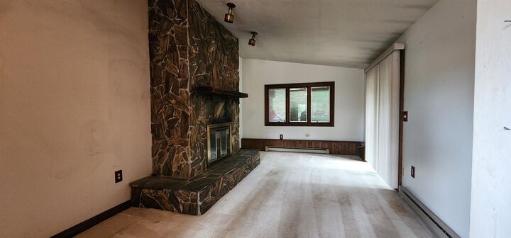 Property Photo:  625 1/2 5th St SE  ND 58701 