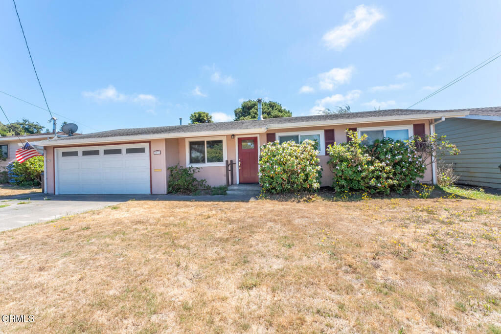 Property Photo: 1072 E Chestnut Street CA 95437