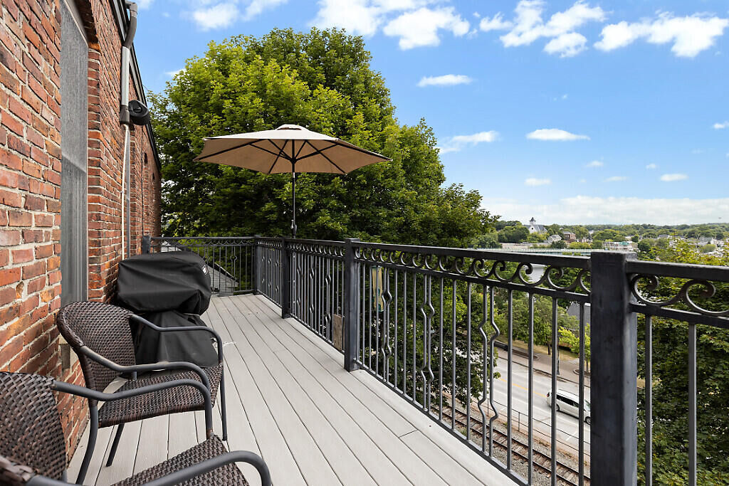 Property Photo:  24 Pleasant Street 1  ME 04401 