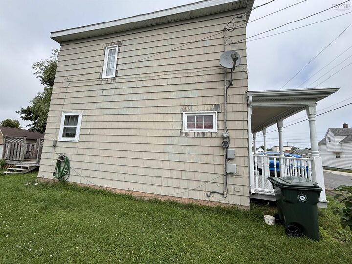 Property Photo:  42 Clifford Street  NS B2A 1X3 