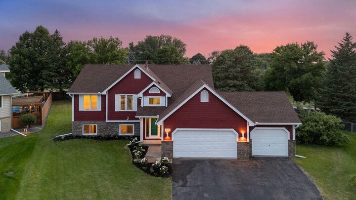 Property Photo:  4635 Yorktown Lane N  MN 55442 