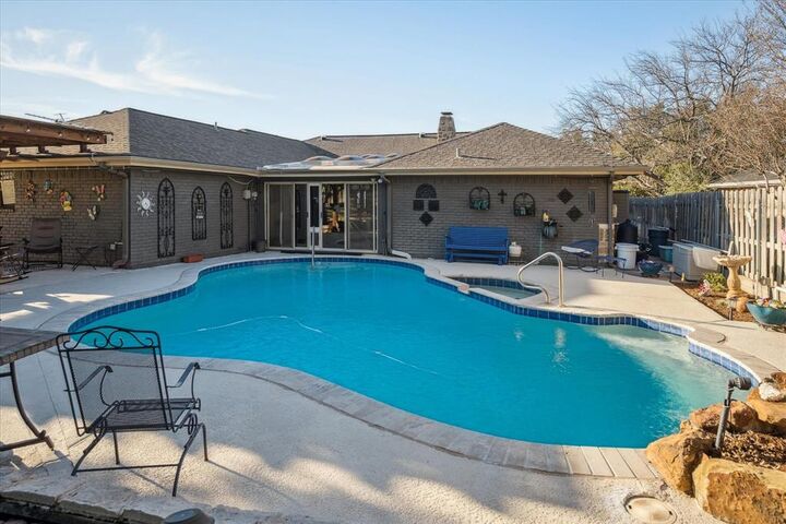 Property Photo:  1118 Berkshire Court  TX 76262 