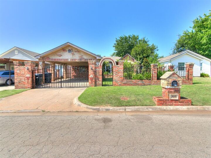 Property Photo:  327 SE 46th Street  OK 73129 