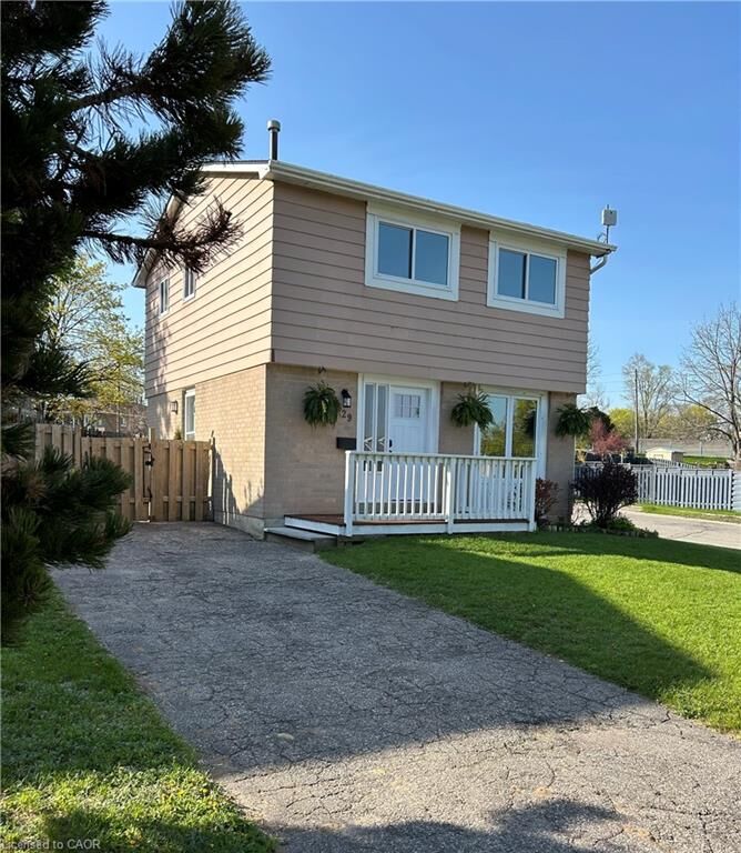 Property Photo: 29 Woodlawn Avenue ON N3V 1A4