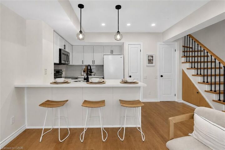 93 The Queensway 50 — photo 1