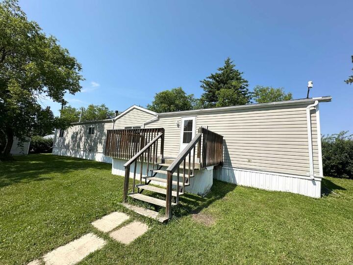 5001 51 Street — photo 1