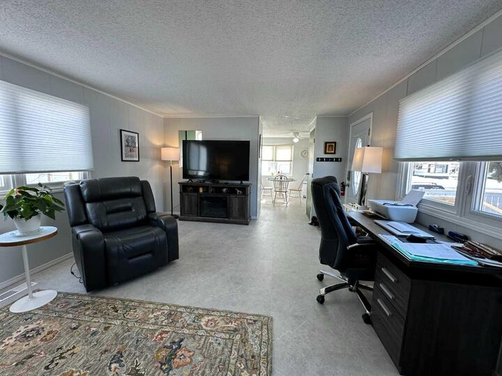 Property Photo: 1950 5 Avenue AB T9W 1H9