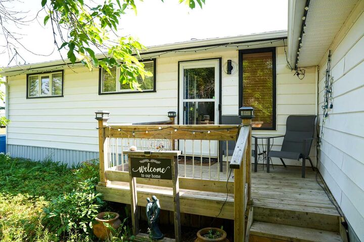 Property Photo: 43081 Rng Rd 95A AB T0B 1V0