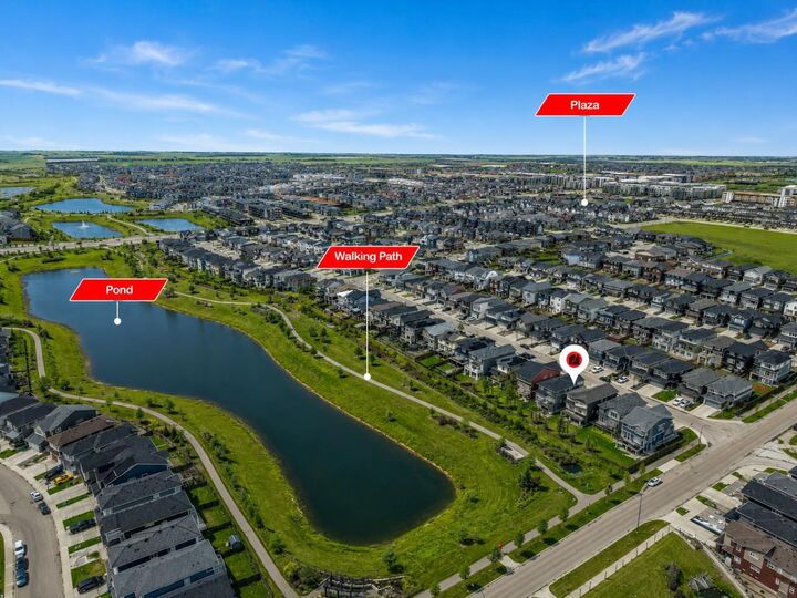Property Photo: 81 Carringvue Manor NW AB T3P 1L7