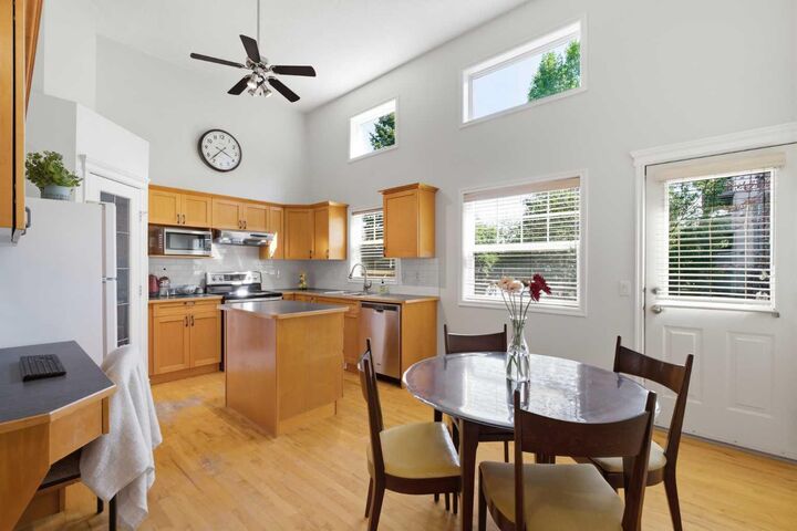 Property Photo: 277 Inglewood Grove SE AB T2G 5R4