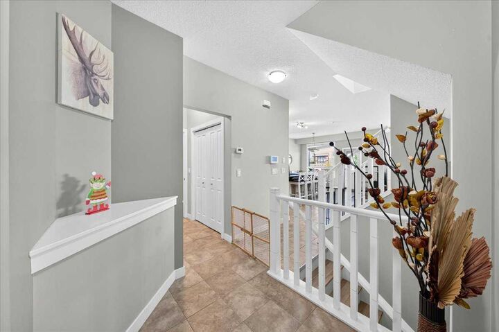 Property Photo: 251 Hillcrest Circle SW AB T4B 0Y6