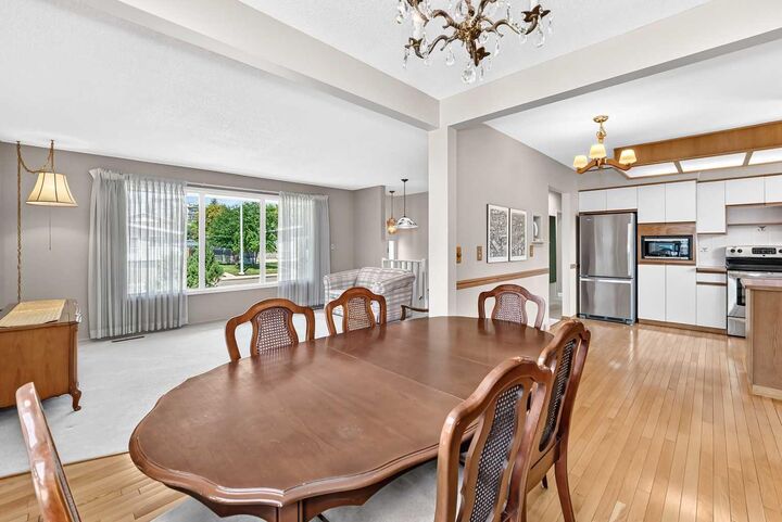 Property Photo: 3 Stewart Street AB T4N 0B5