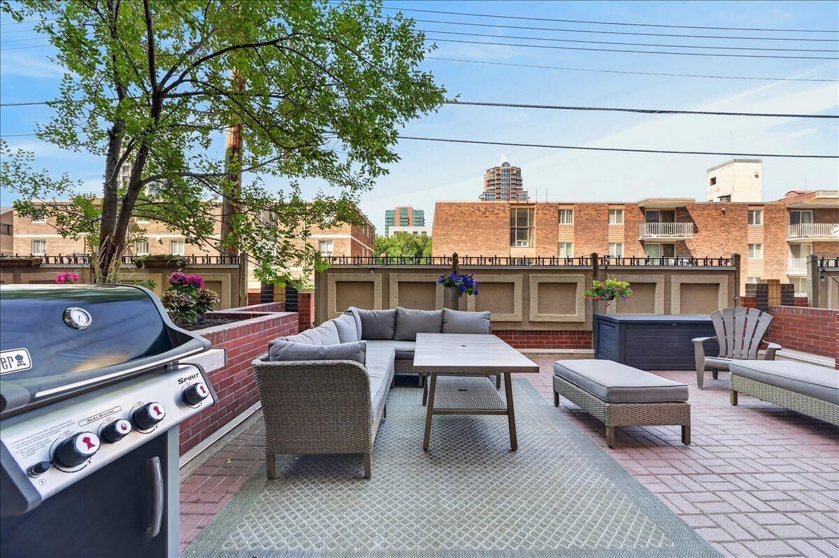 Property Photo:  838 19 Avenue SW 109  AB T2T 6H2 