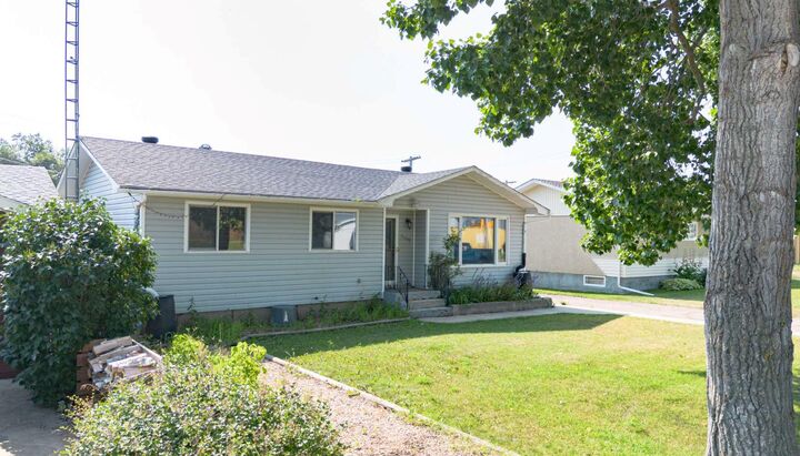 Property Photo: 5005 53 Street AB T0C 0X0