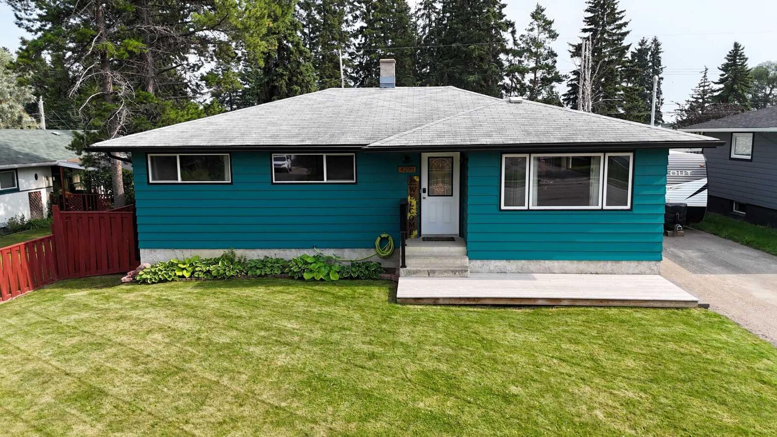 Property Photo: 4209 6 Avenue AB T7E 1A5