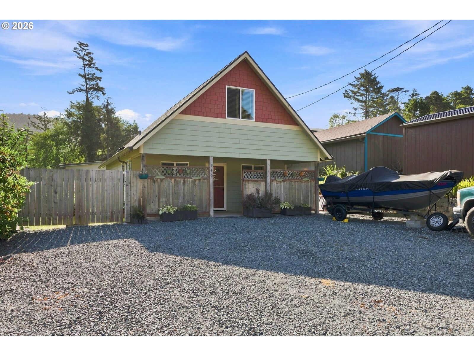 Property Photo:  946 S Easy St  OR 97136 