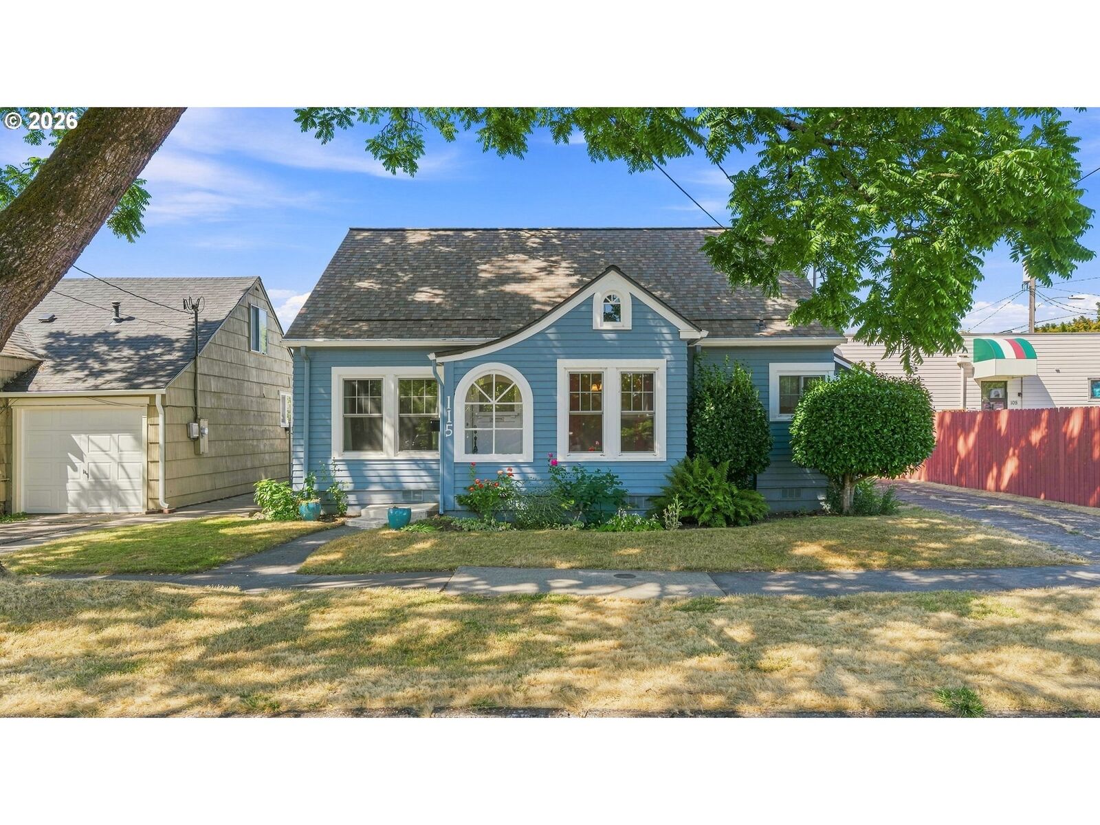 Property Photo:  115 NW 9th St  OR 97128 