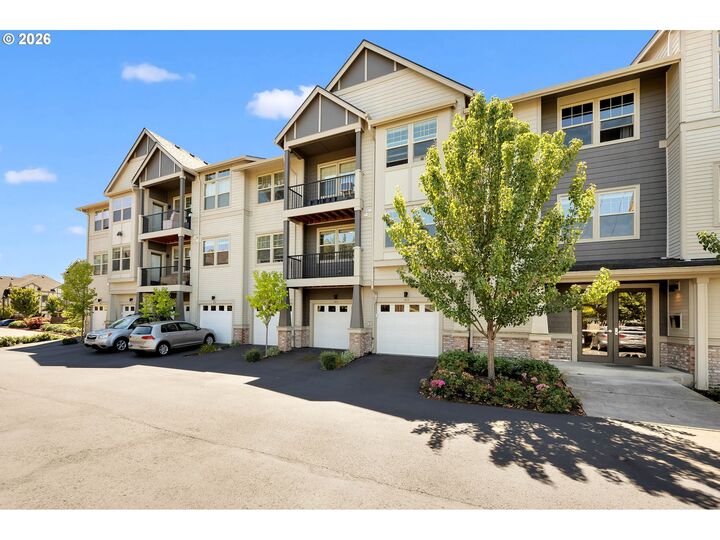 Property Photo: 17126 SW Snowdale St 303 OR 97007