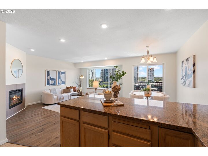 Property Photo:  3812 S Kelly Ave 7  OR 97239 