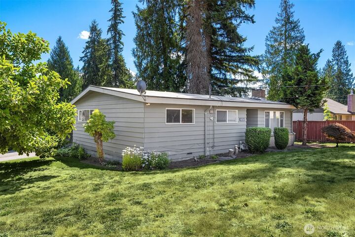 Property Photo: 16727 1st Avenue SE WA 98012