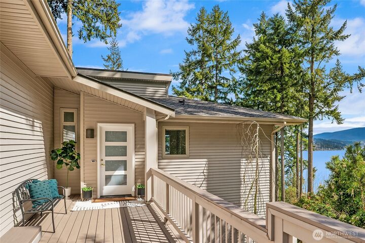 Property Photo: 936 170th Place SE WA 98008