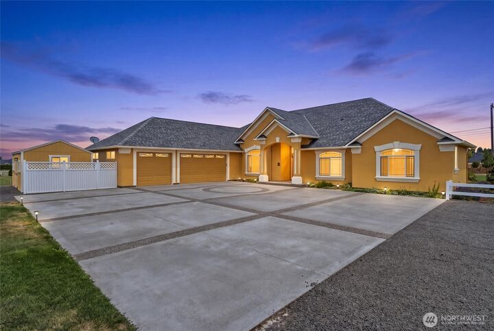 Property Photo: 379 Rosewood Place WA 99362