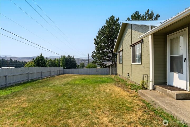 Property Photo:  5  Sand Flat Road  WA 98841 