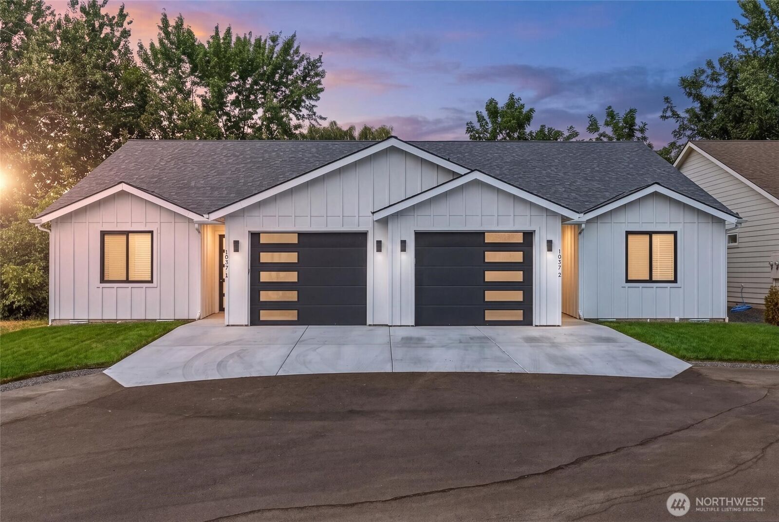 Property Photo: 1037 SE Date Avenue 1 WA 99324