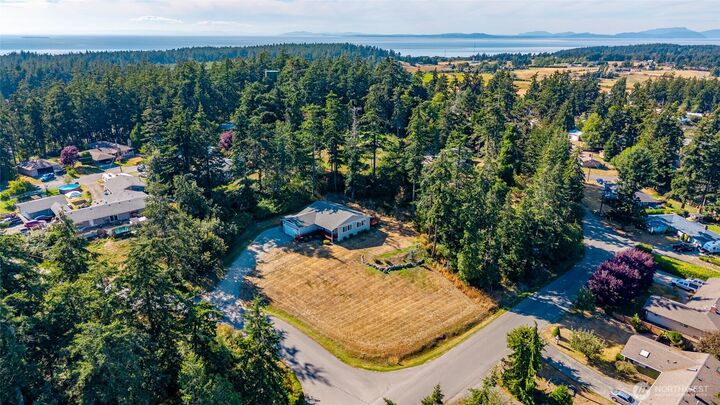 Property Photo:  1415  Highland Drive  WA 98277 
