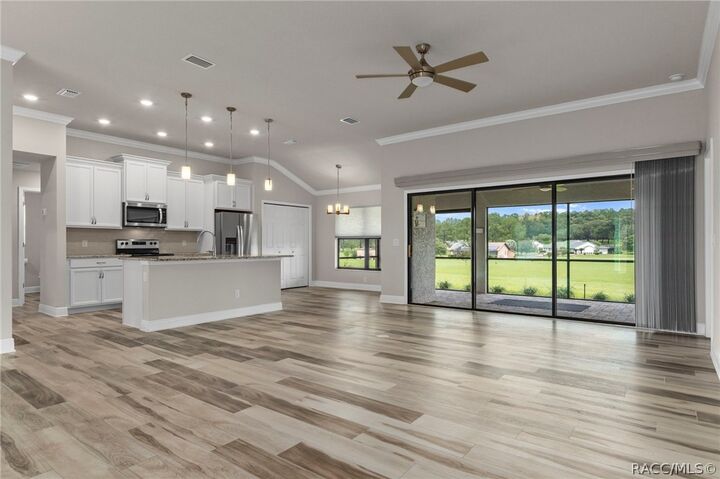Property Photo:  295 E Cumberland Court  FL 34442 