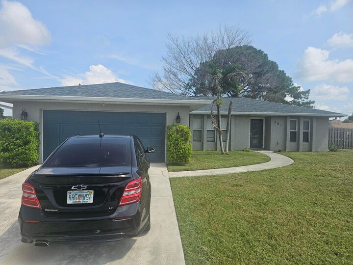 Property Photo:  301 SW Violet Avenue  FL 34983 